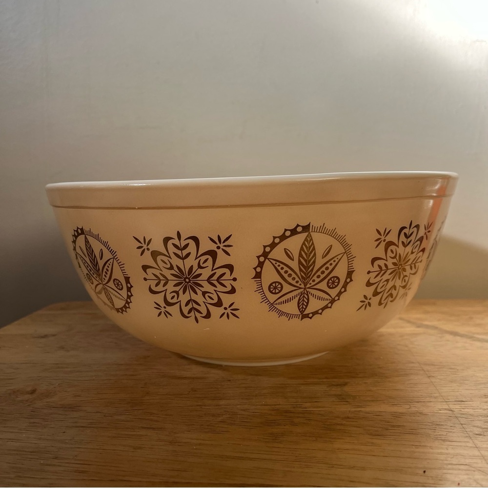 Vintage Pyrex gold Hex Signs 4 quart Mixing Bowl 404 1958 promotional item